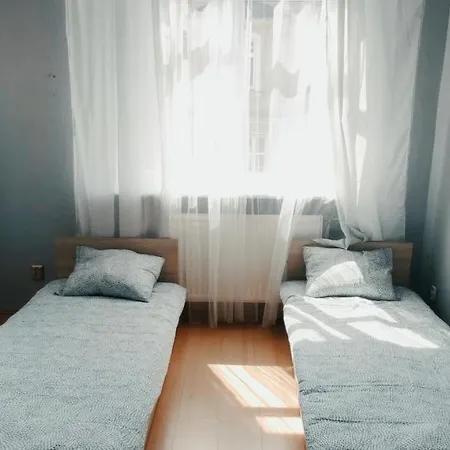 Tanie Spanie Przy Park - Zameldowanie Bezobslugowe - Проживание в семье Познань