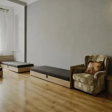 Tanie Spanie Przy Park - Zameldowanie Bezobslugowe - *